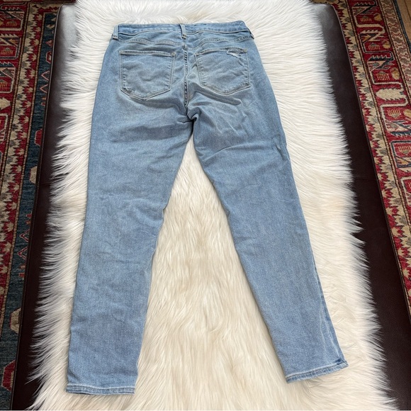 GAP Universal Distressed Mid Rise Jeggings - Picture 4 of 5